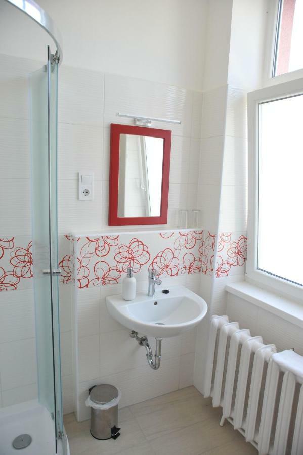Piros Arany Panzio Kalocsa Hotel Buitenkant foto