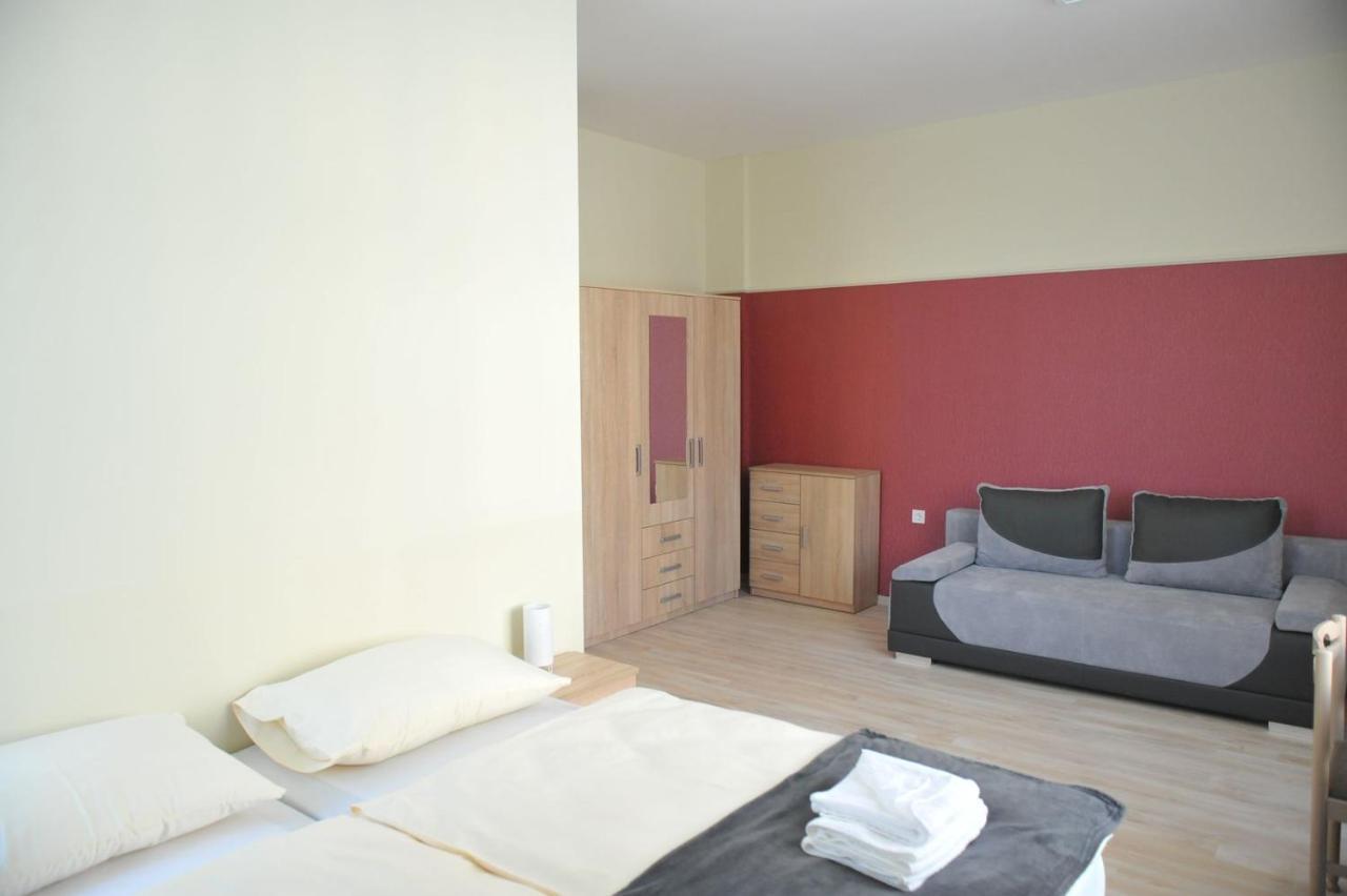 Piros Arany Panzio Kalocsa Hotel Buitenkant foto